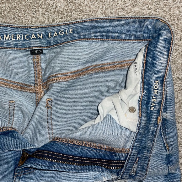 American Eagle mom jeans - Picture 3 of 4